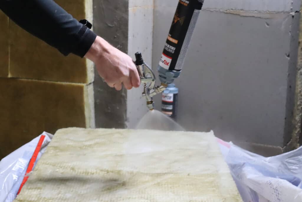 Isolatiematerialen en folies snel en efficiënt bevestigen 1