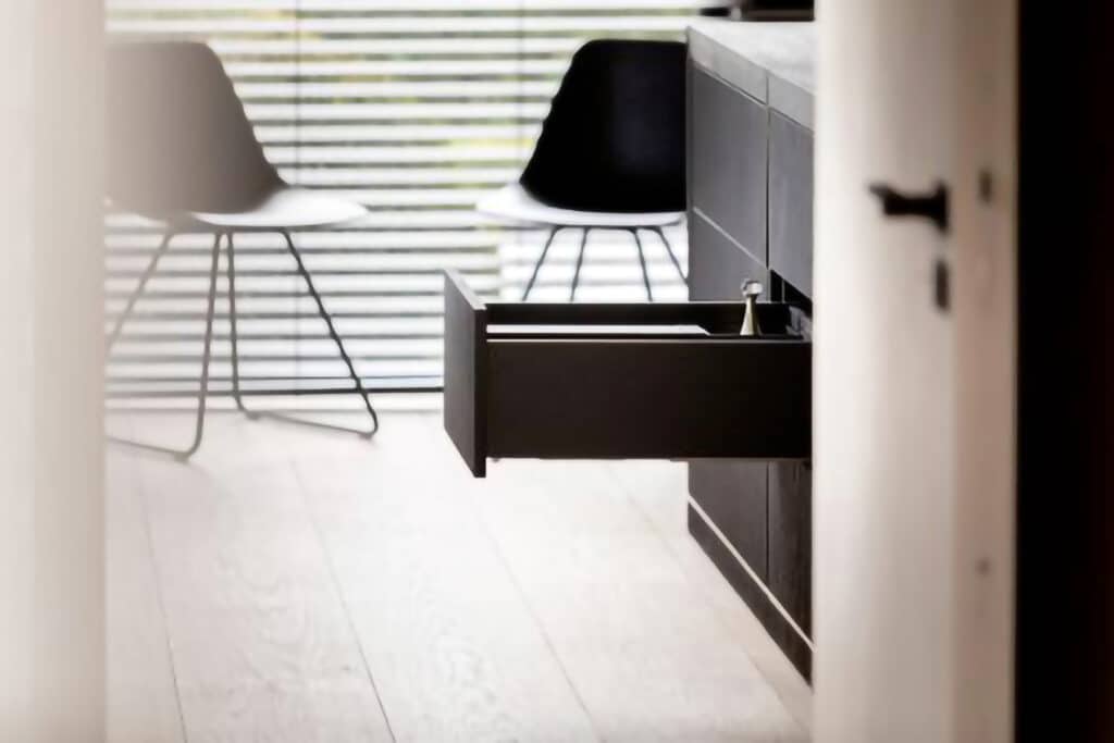Van Hoecke zet met Blum in op stijlvolle dark fittings 3